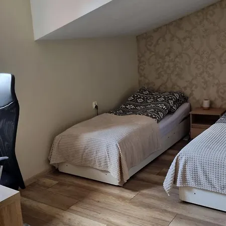 Dwupokojowy Z Ogrodem דירה פוזנן